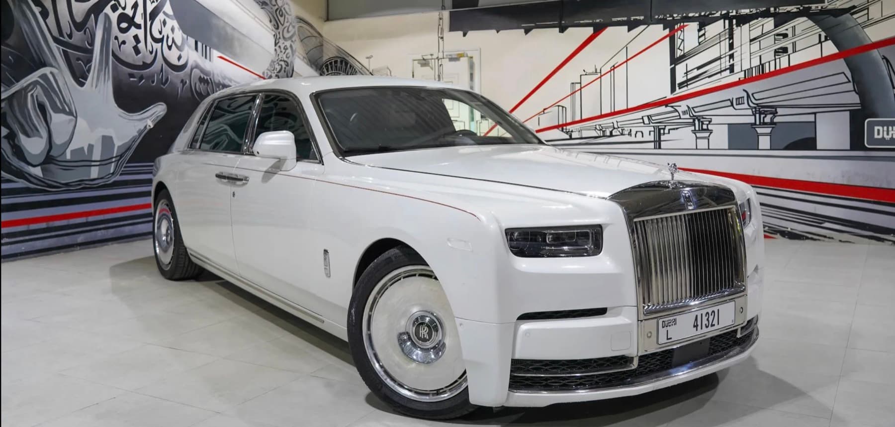 Rolls-Royce Phantom — Aura Avenue fleet