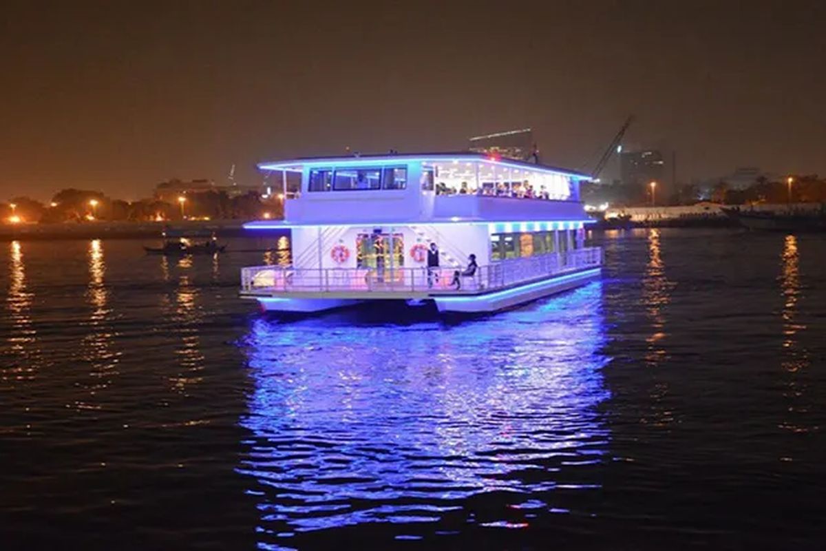 Dubai Water Canal Dinner Cruise